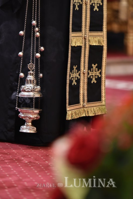 Denia din Sfânta  și Marea Luni la Catedrala Patriarhală 293747