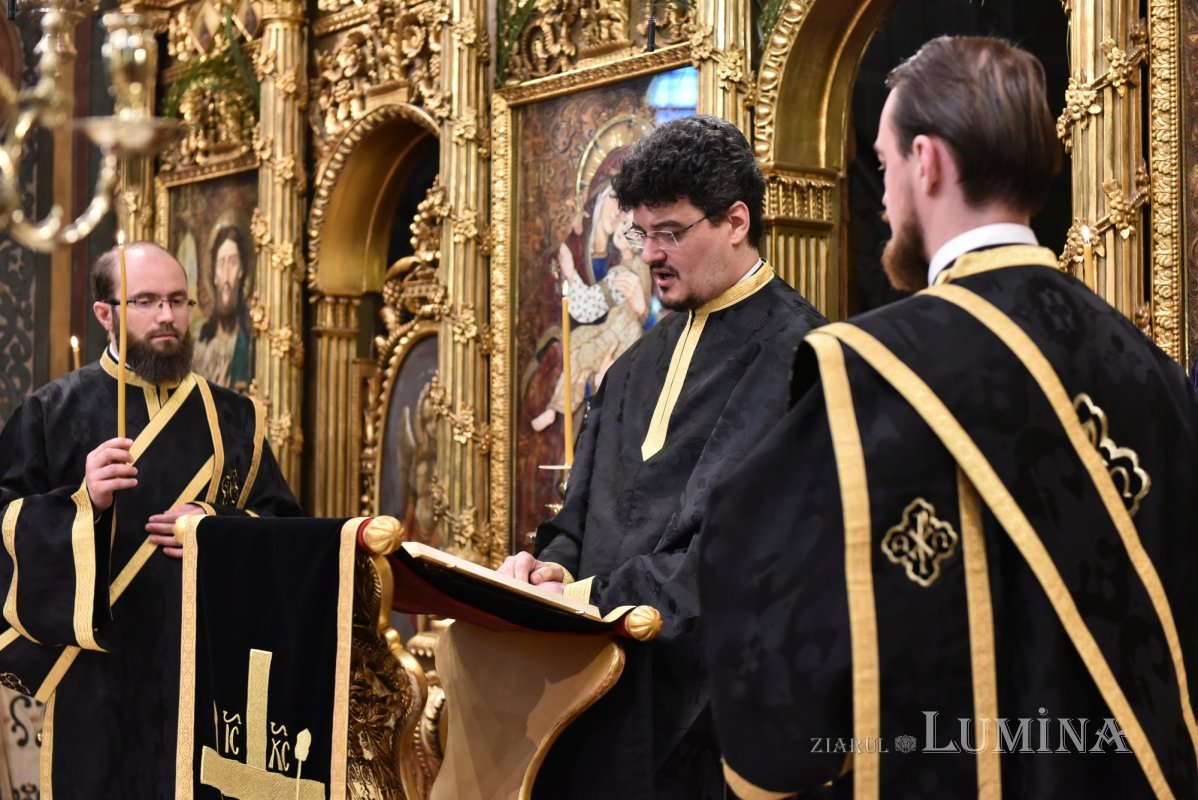 Denia din Sfânta  și Marea Luni la Catedrala Patriarhală 293752