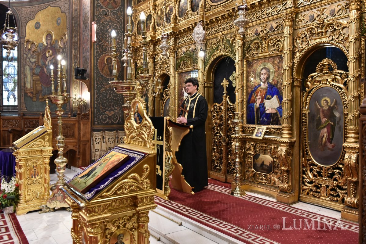 Denia din Sfânta  și Marea Luni la Catedrala Patriarhală 293757