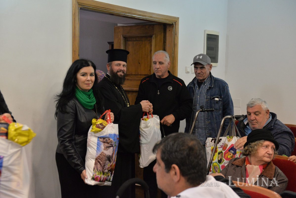 250 de familii sprijinite pentru masa pascală de Protoieria Sector 3 Capitală 293981