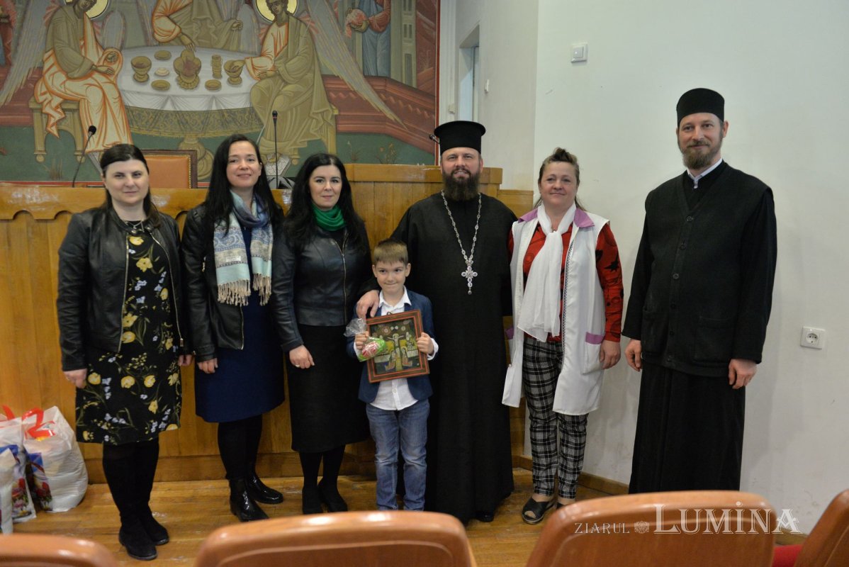 250 de familii sprijinite pentru masa pascală de Protoieria Sector 3 Capitală 293984