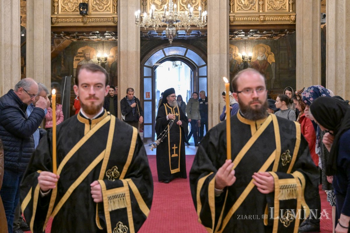 Denia din Sfânta și Marea Miercuri la Catedrala Patriarhală 294015