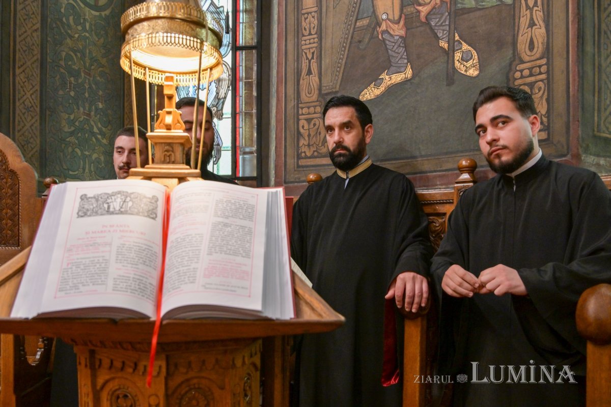 Denia din Sfânta și Marea Miercuri la Catedrala Patriarhală 294018