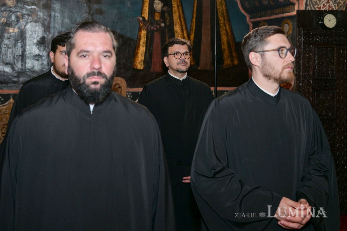 Hirotesii de noi duhovnici la Paraclisul istoric al Reședinței Patriarhale 294045