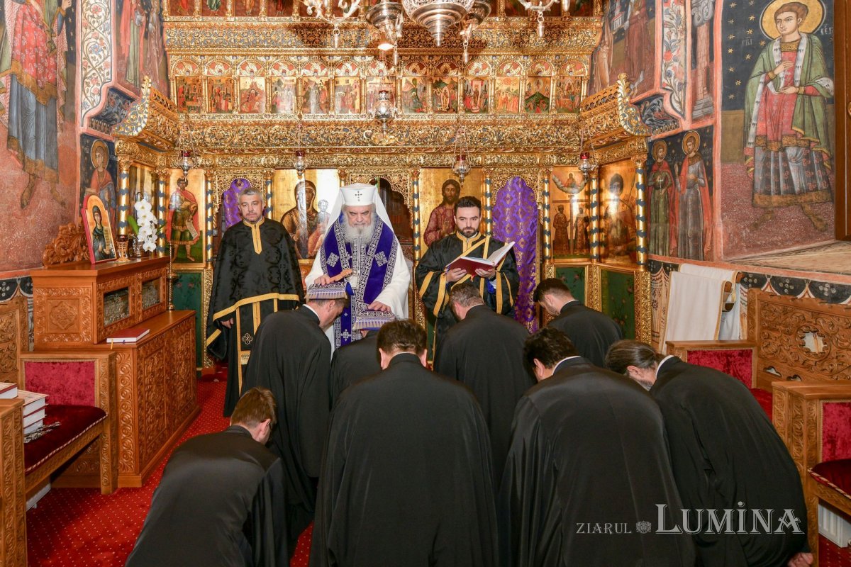 Hirotesii de noi duhovnici la Paraclisul istoric al Reședinței Patriarhale 294046