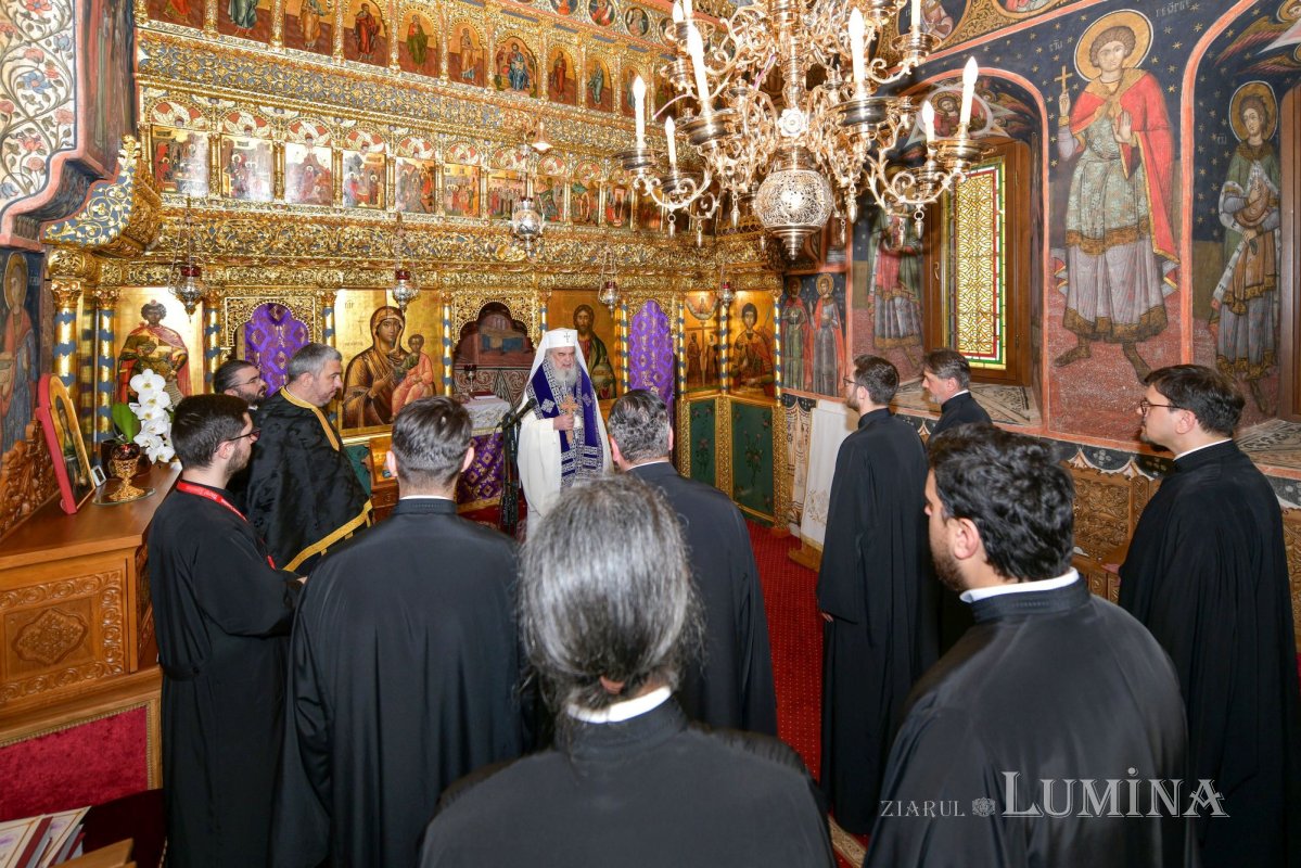 Hirotesii de noi duhovnici la Paraclisul istoric al Reședinței Patriarhale 294047