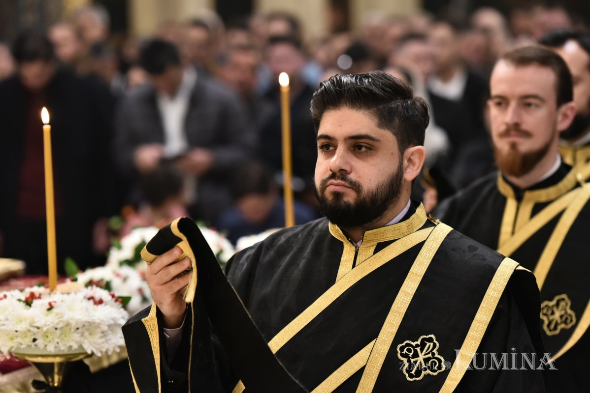 Prohodul Domnului cântat de bucureșteni la Catedrala Patriarhală 294258