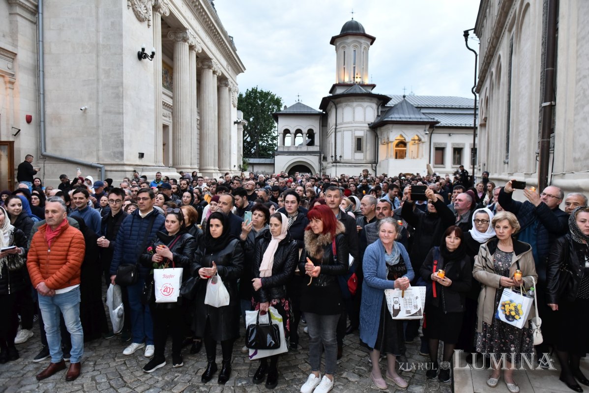 Prohodul Domnului cântat de bucureșteni la Catedrala Patriarhală 294288