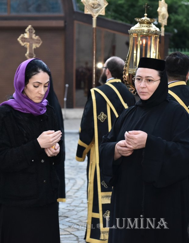 Prohodul Domnului cântat de bucureșteni la Catedrala Patriarhală 294294