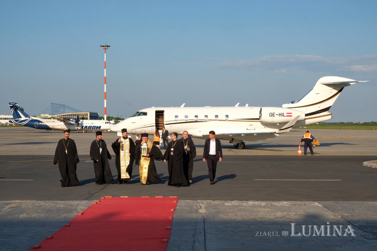 Sfânta Lumină a ajuns în țara noastră 294355