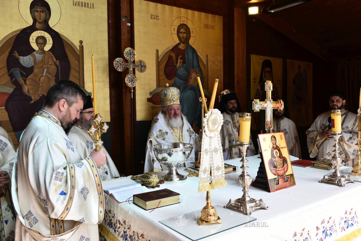 Izvorul Tămăduirii sărbătorit pe Colina Patriarhiei 295033