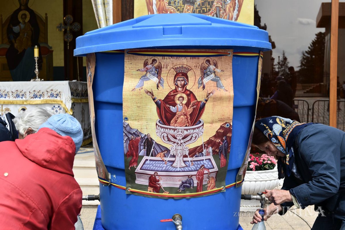 Izvorul Tămăduirii sărbătorit pe Colina Patriarhiei 295054