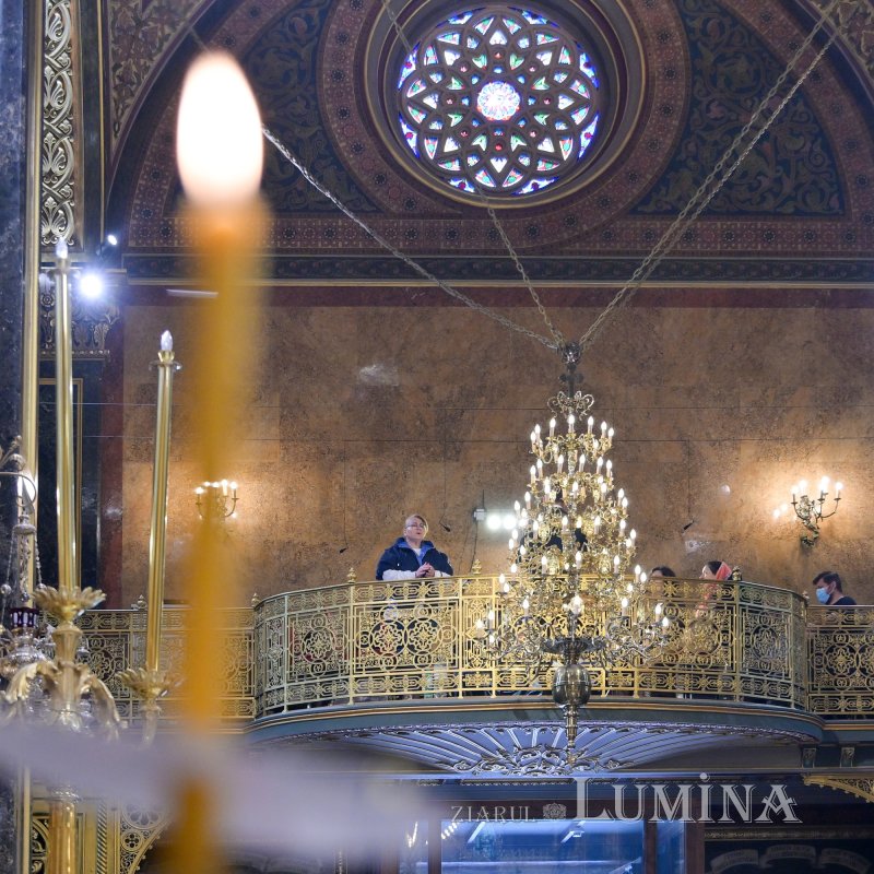 Strălucire liturgică la o biserică istorică monumentală 296039