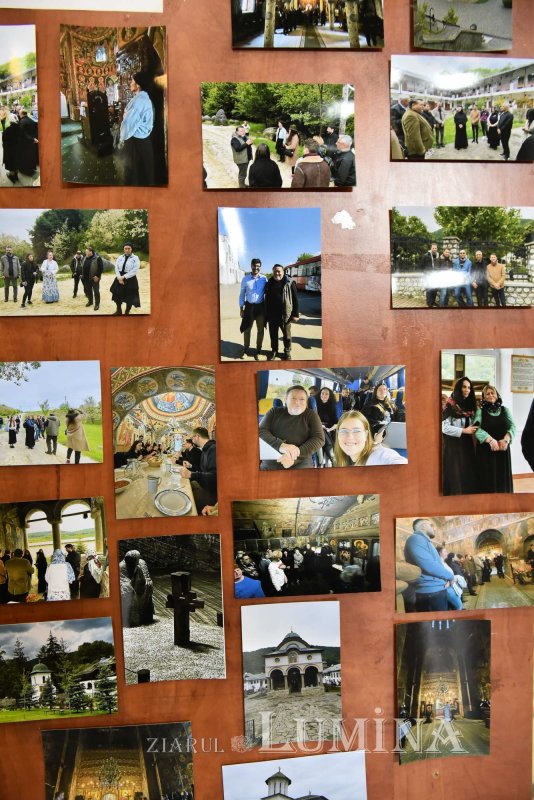 Expoziție fotografică dedicată unei activități educative  296820