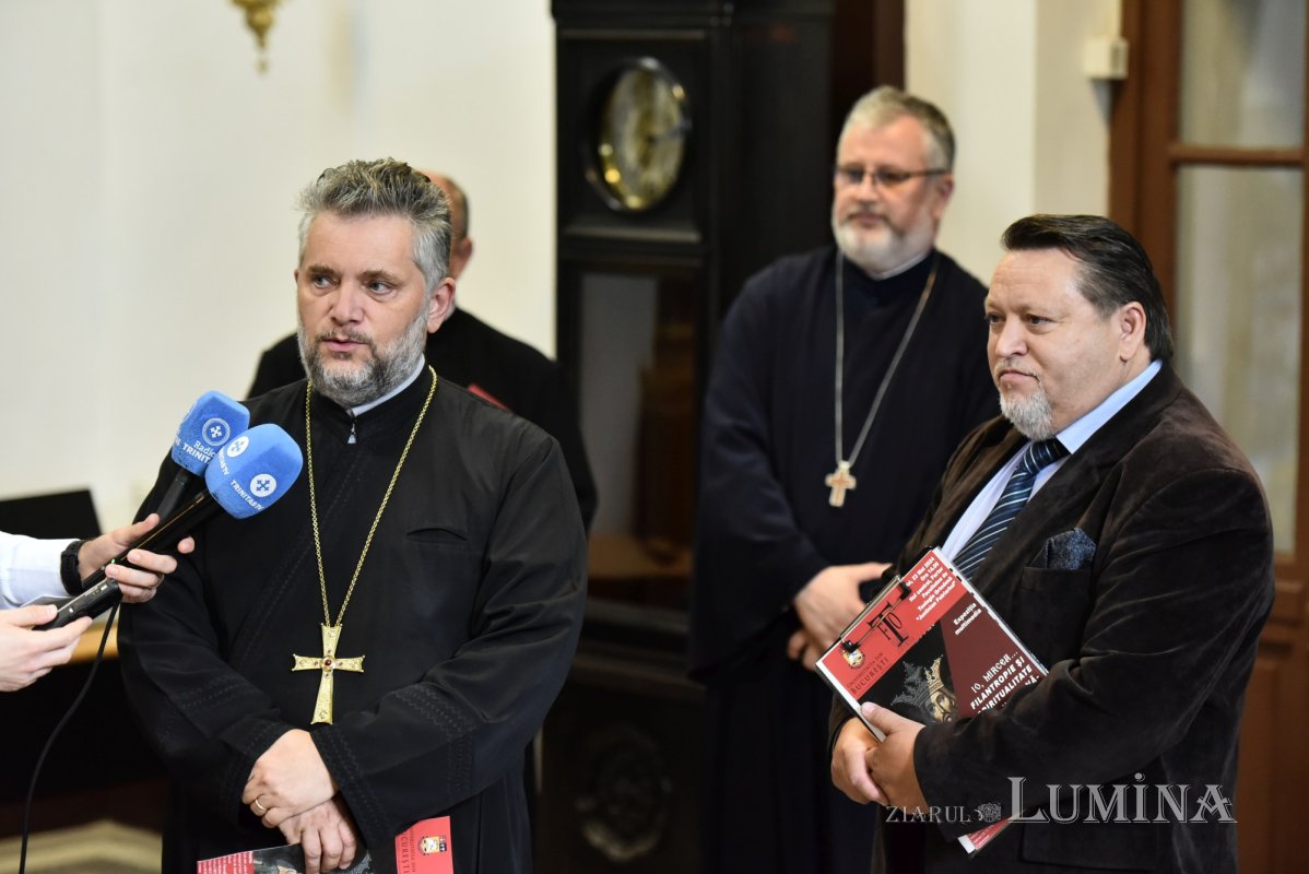 Expoziție fotografică dedicată unei activități educative  296827