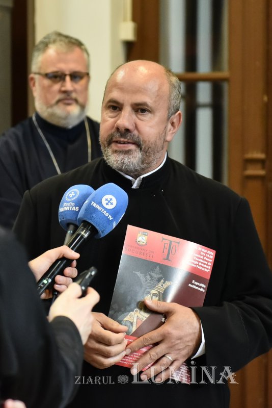 Expoziție fotografică dedicată unei activități educative  296830