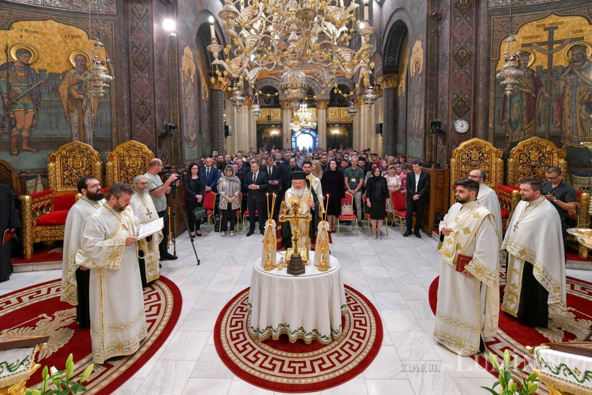 Rugăciune și comuniune a românilor de pretutindeni pe Dealul Patriarhiei 296913