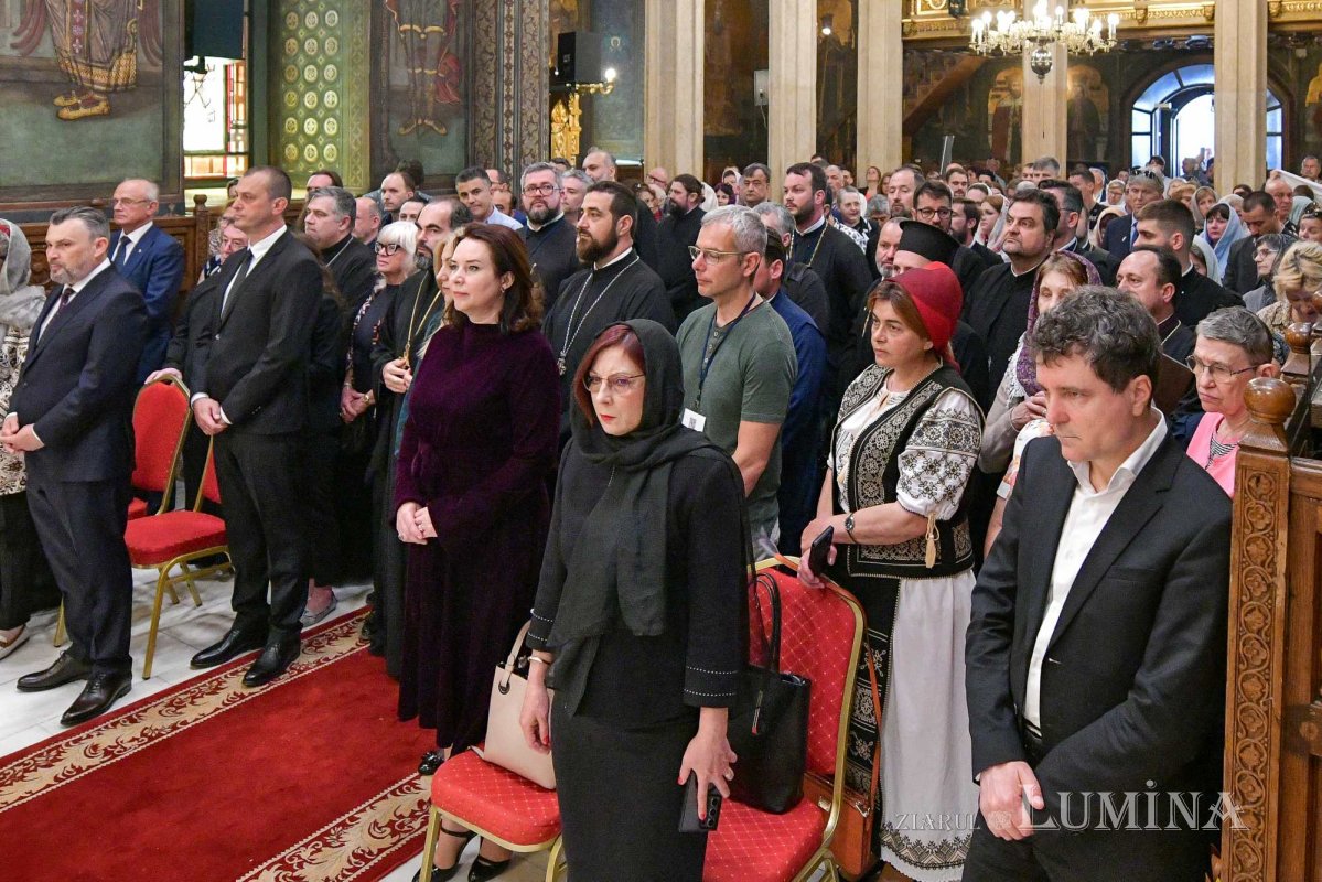 Rugăciune și comuniune a românilor de pretutindeni pe Dealul Patriarhiei 296918