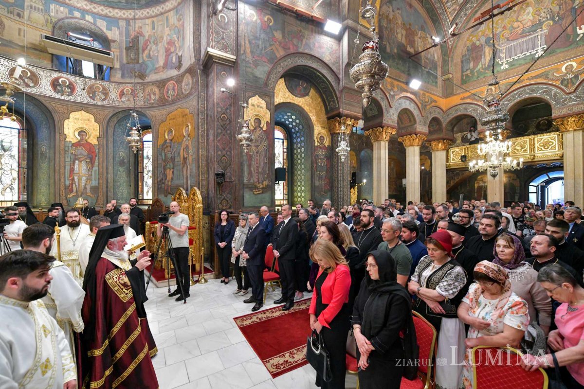 Rugăciune și comuniune a românilor de pretutindeni pe Dealul Patriarhiei 296923