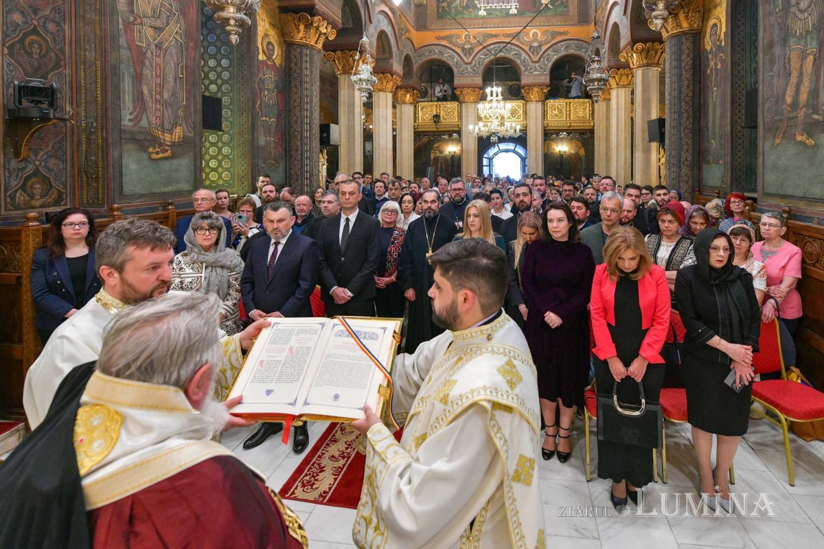 Rugăciune și comuniune a românilor de pretutindeni pe Dealul Patriarhiei 296924