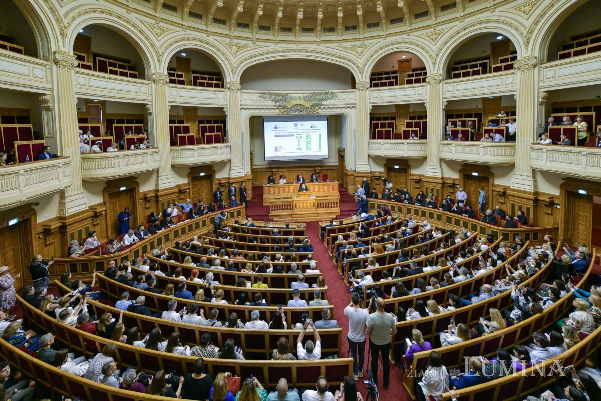 Rugăciune și comuniune a românilor de pretutindeni pe Dealul Patriarhiei 296929