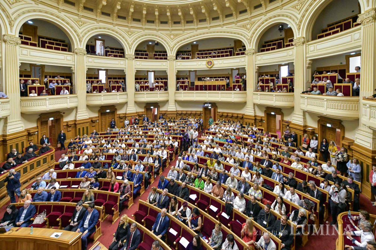 Rugăciune și comuniune a românilor de pretutindeni pe Dealul Patriarhiei 296931