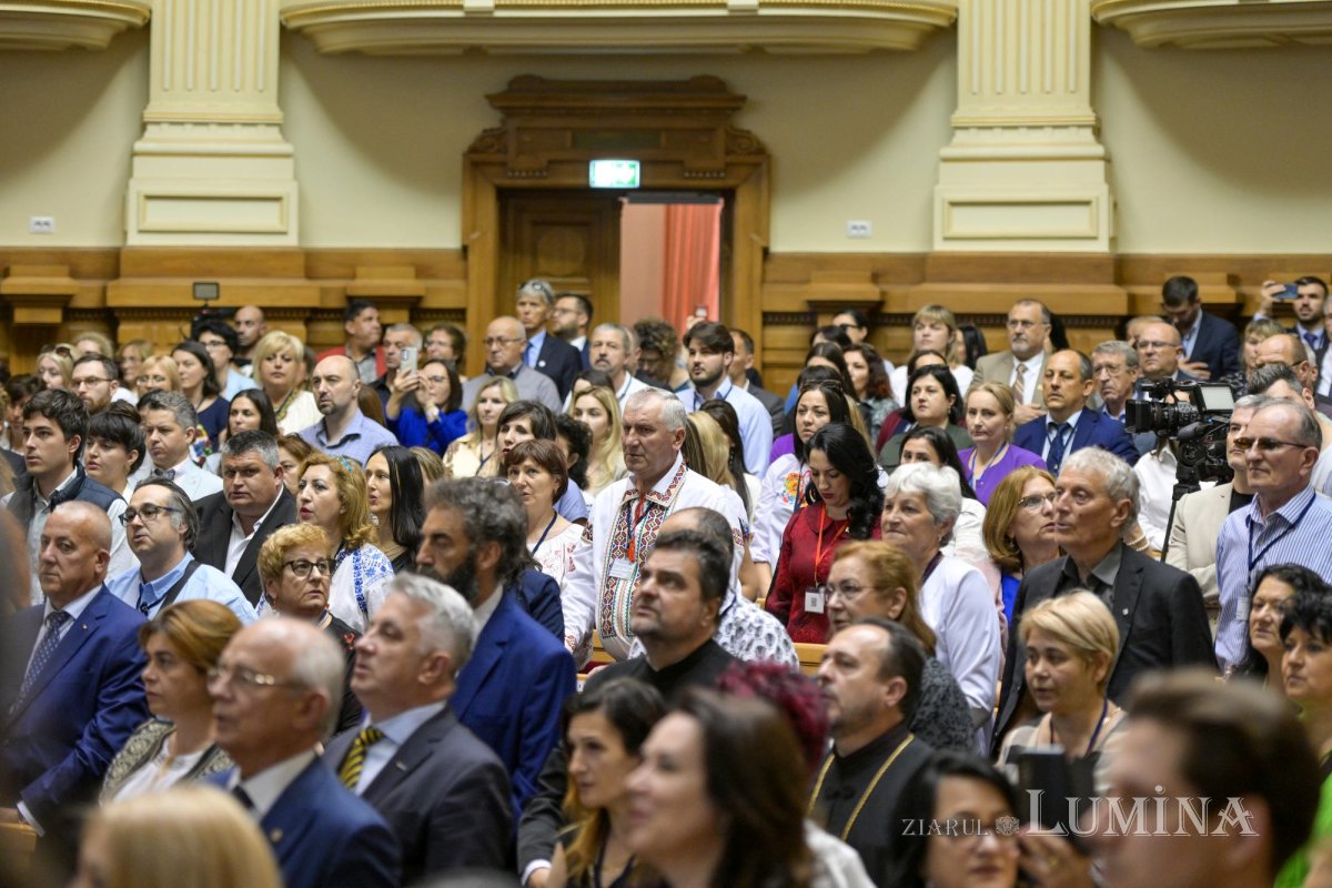 Rugăciune și comuniune a românilor de pretutindeni pe Dealul Patriarhiei 296934