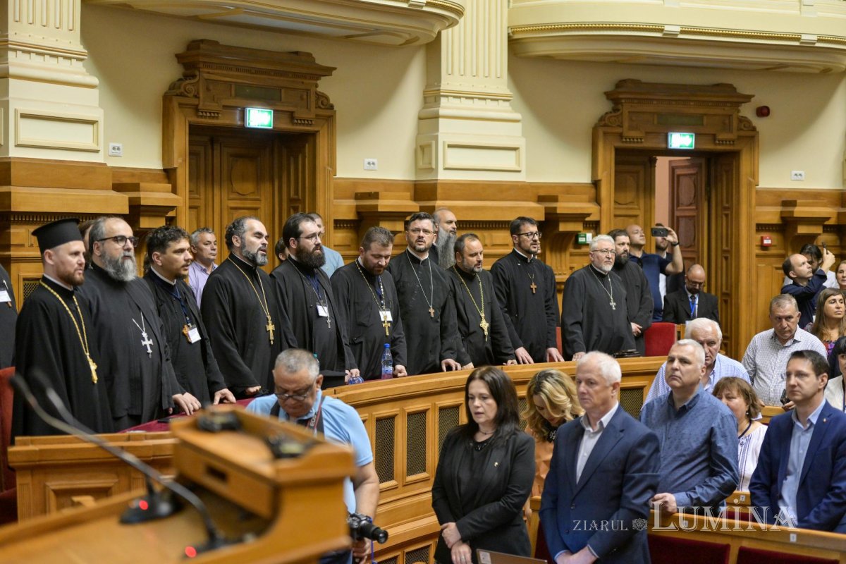 Rugăciune și comuniune a românilor de pretutindeni pe Dealul Patriarhiei 296936