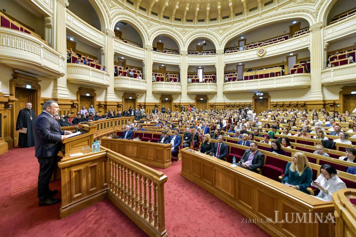 Rugăciune și comuniune a românilor de pretutindeni pe Dealul Patriarhiei 296941