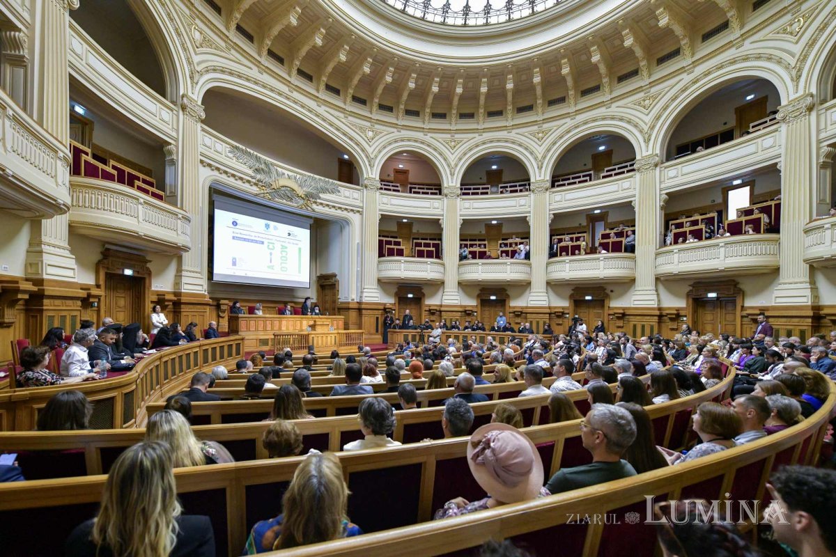 Rugăciune și comuniune a românilor de pretutindeni pe Dealul Patriarhiei 296943