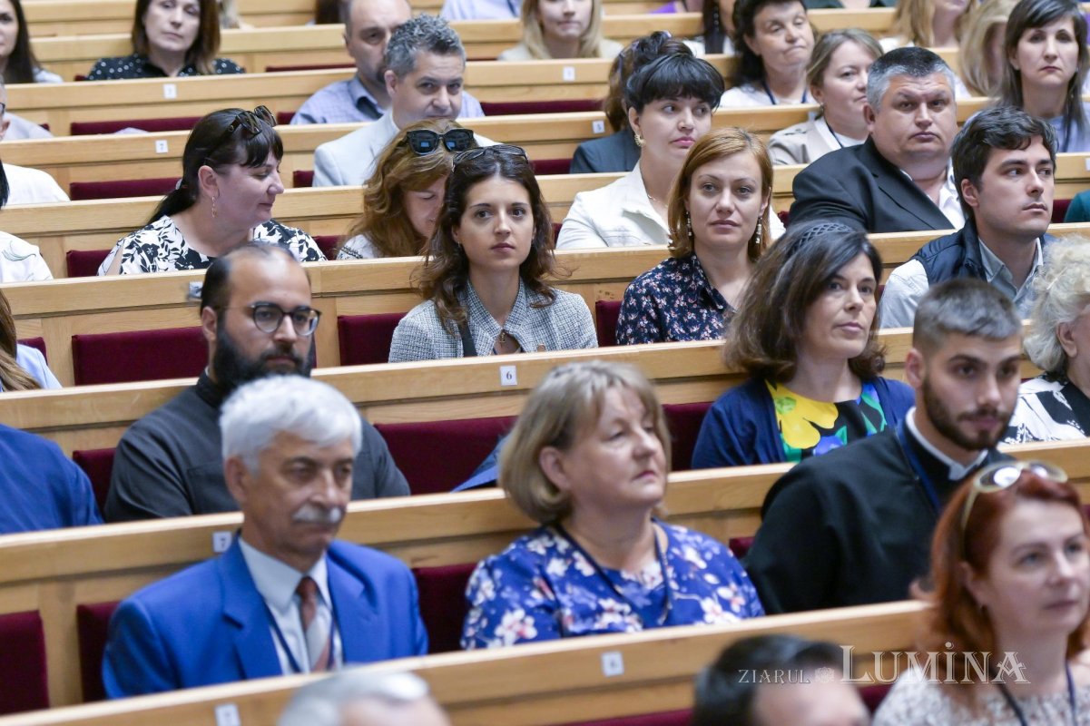 Rugăciune și comuniune a românilor de pretutindeni pe Dealul Patriarhiei 296944