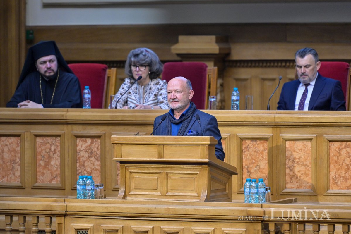 Rugăciune și comuniune a românilor de pretutindeni pe Dealul Patriarhiei 296952