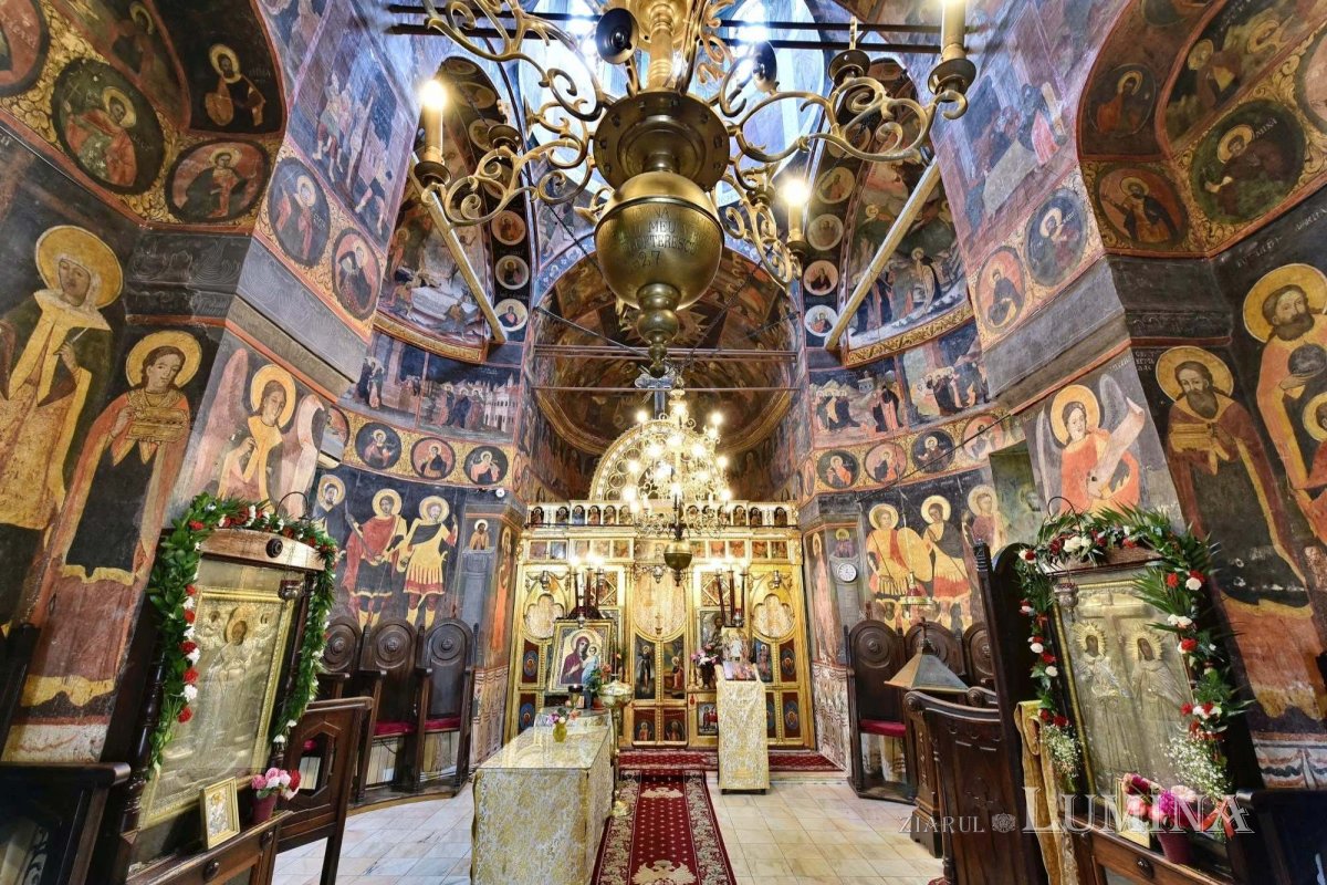 Sclipirile Luminii: Biserica „Sfinţii Împăraţi Constantin şi Elena”-Cișmigiu 296841