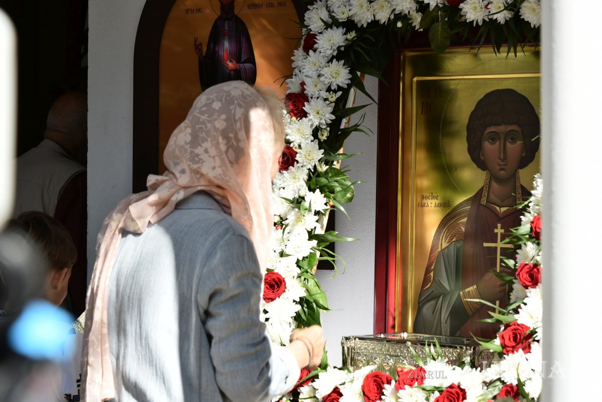 Izvor de vindecare și întărire pentru comunitatea unui spital bucureștean 296981