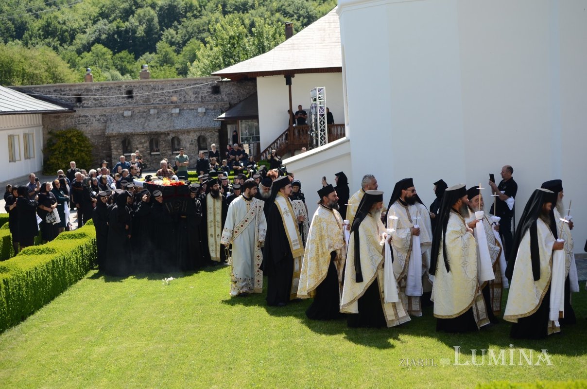 Obștea Mănăstirii Bogdana și-a luat rămas-bun de la proinstareța Cristofora Hârjabă 297046