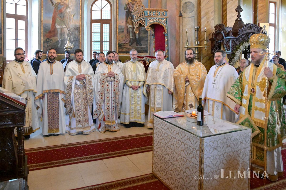 Revedere a teologilor bucureşteni din promoţia 2004 297640