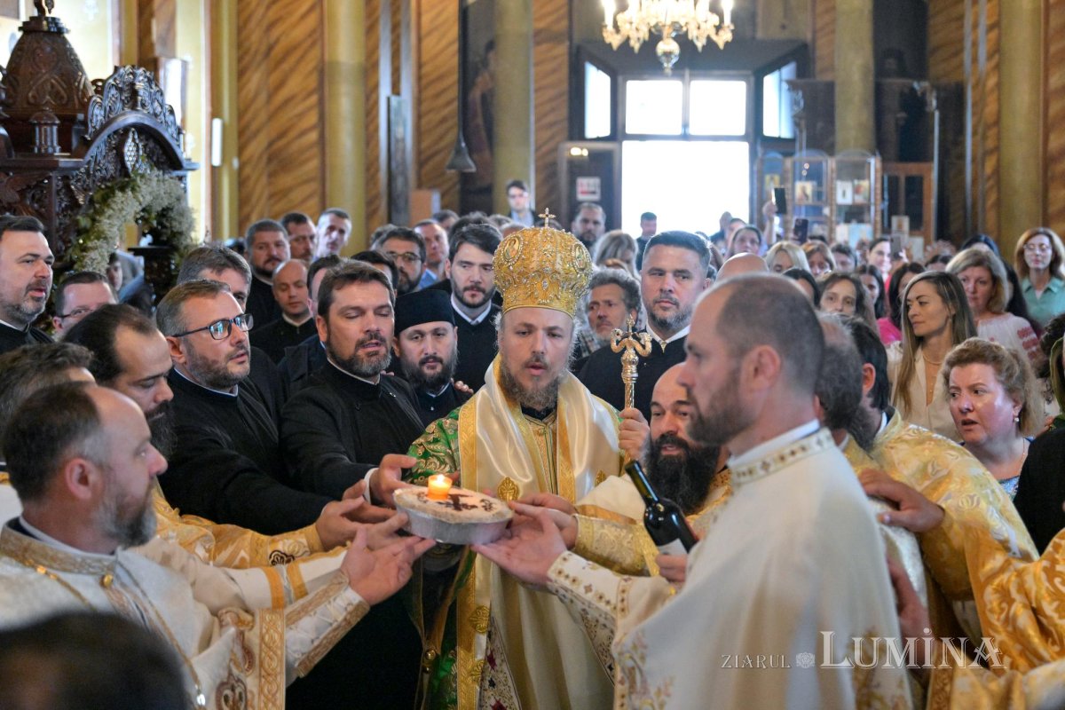 Revedere a teologilor bucureşteni din promoţia 2004 297648