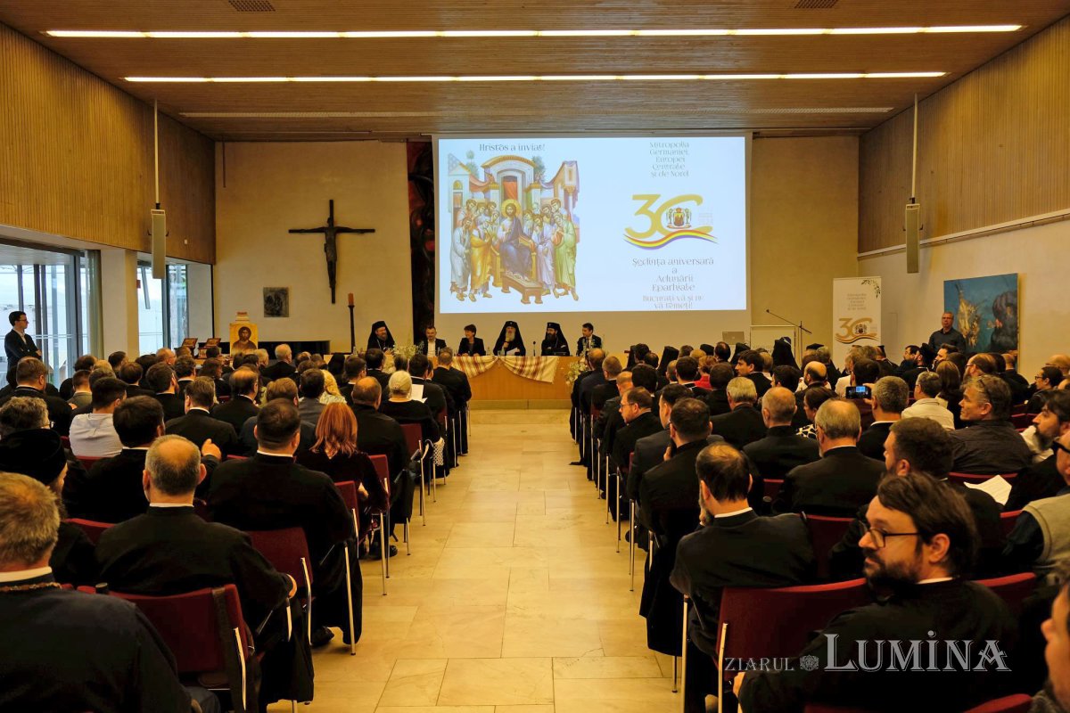 Sesiune festivă a Adunării eparhiale în Germania 297918