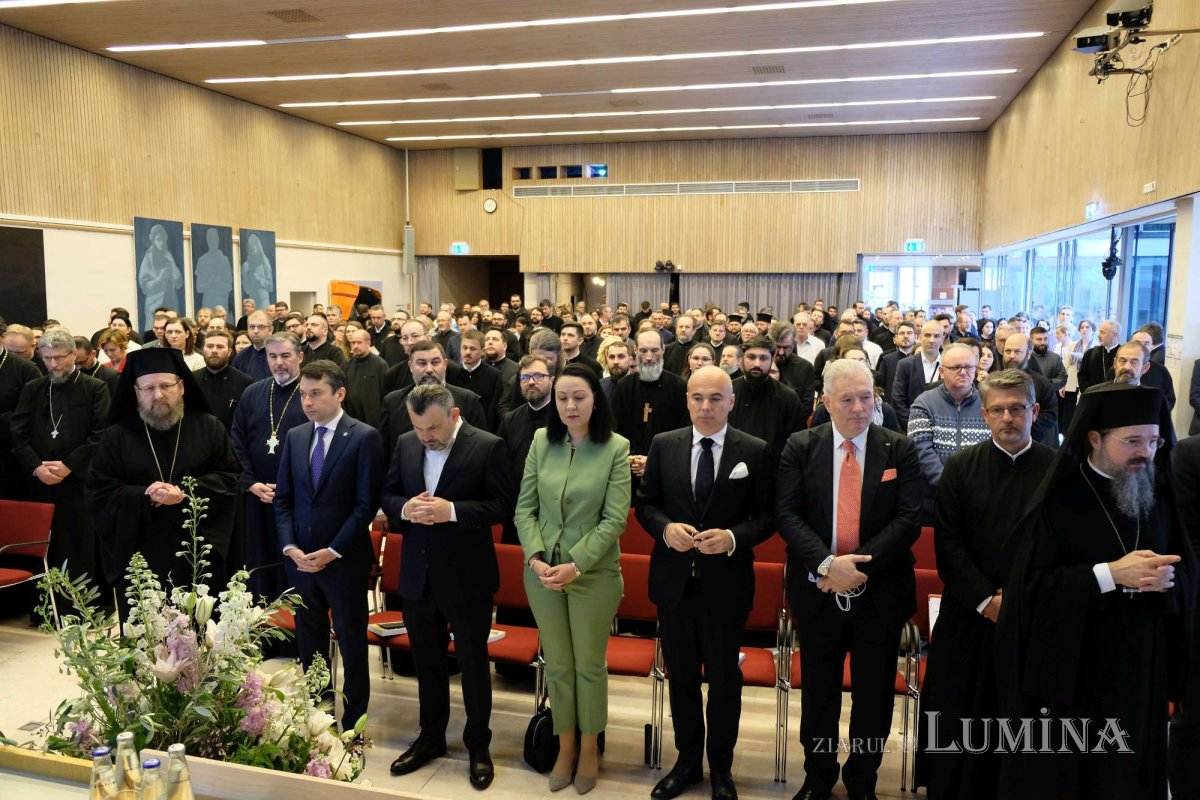 Sesiune festivă a Adunării eparhiale în Germania 297925