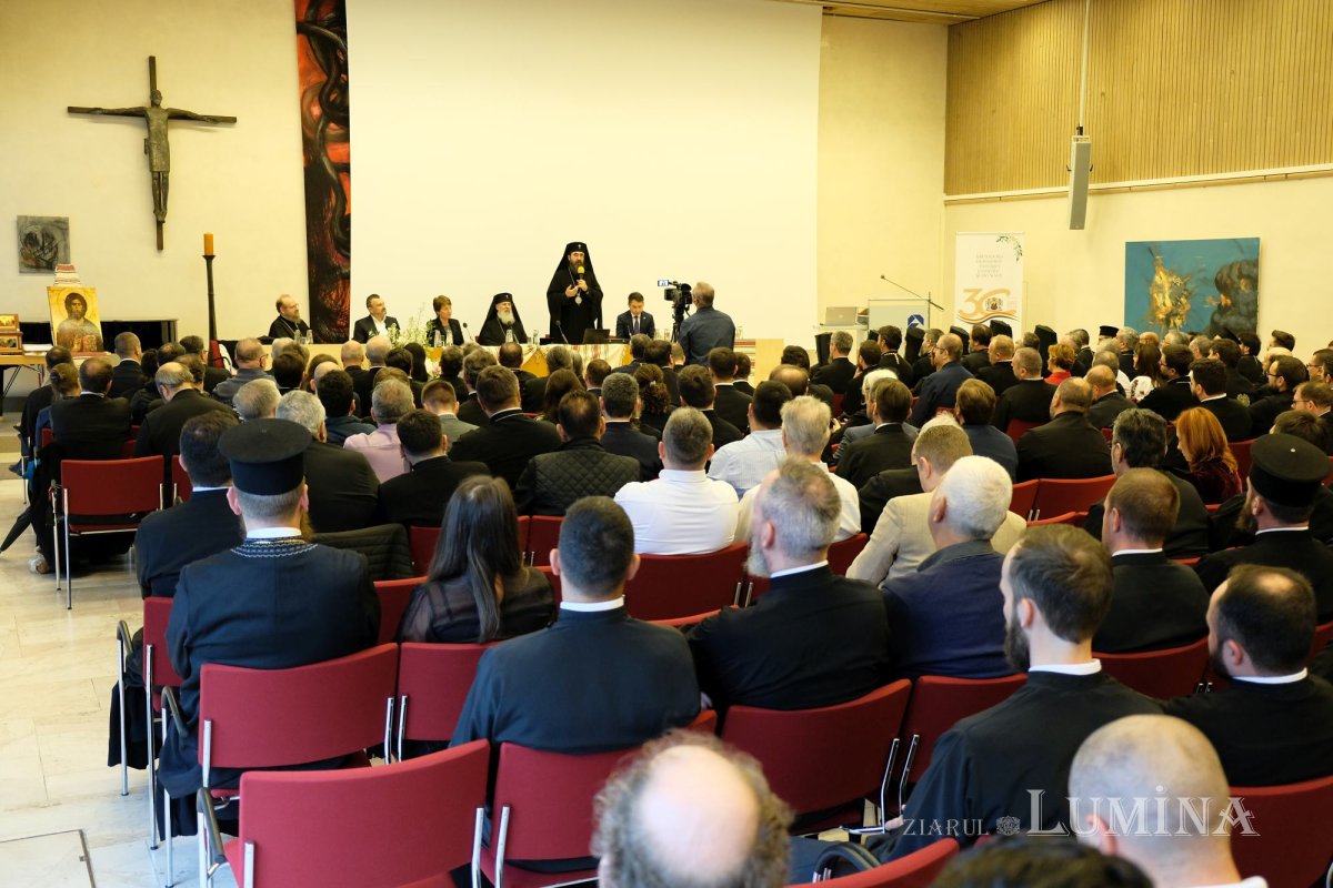 Sesiune festivă a Adunării eparhiale în Germania 297935