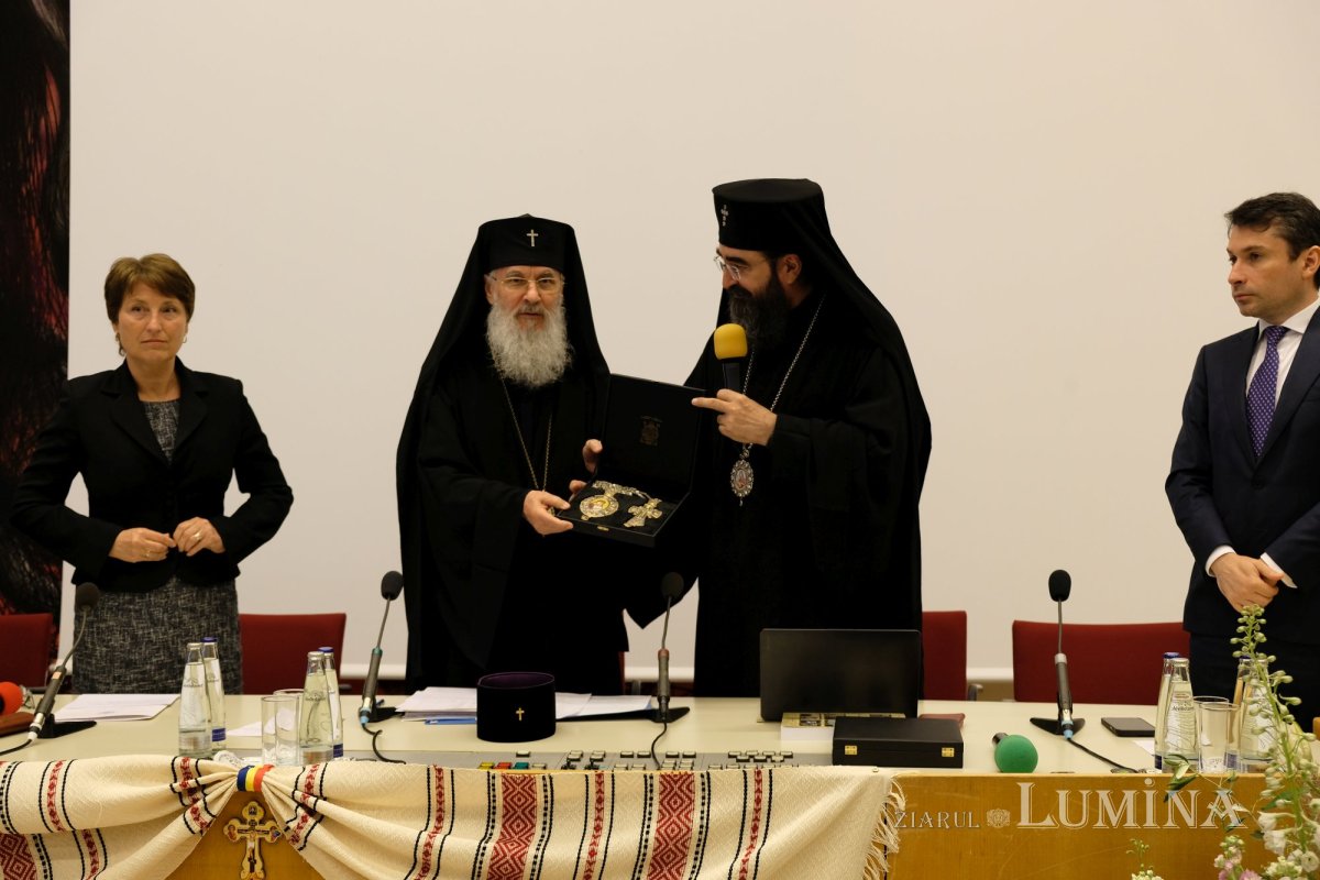 Sesiune festivă a Adunării eparhiale în Germania 297936