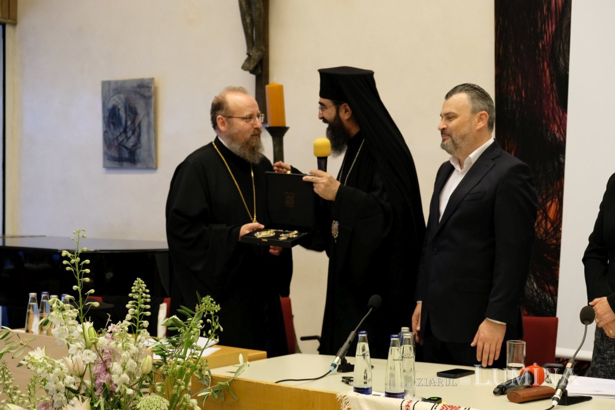 Sesiune festivă a Adunării eparhiale în Germania 297937