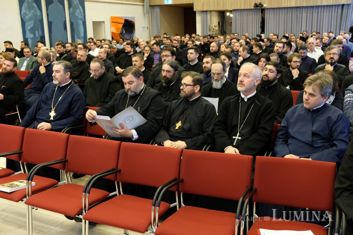 Sesiune festivă a Adunării eparhiale în Germania 297944