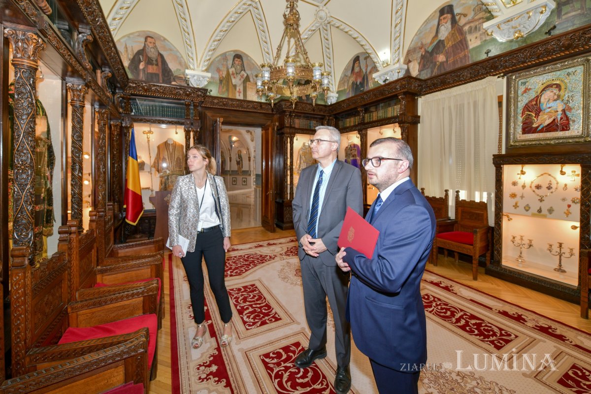 Ambasadorul Franței în vizită de prezentare la Patriarhia Română 298631