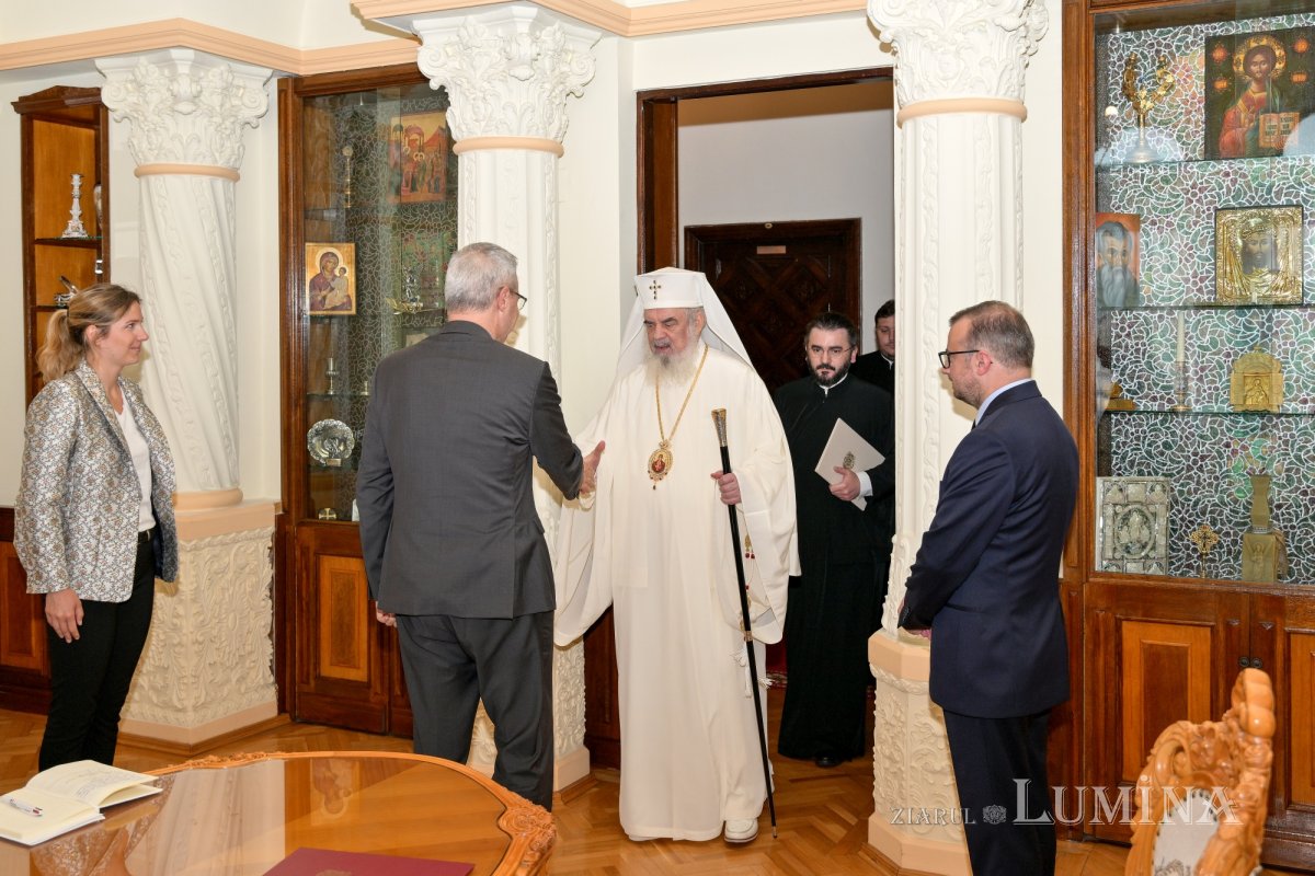 Ambasadorul Franței în vizită de prezentare la Patriarhia Română 298633