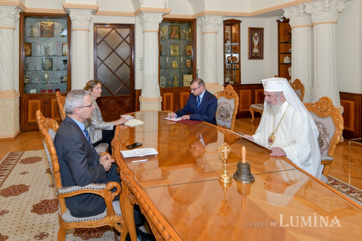 Ambasadorul Franței în vizită de prezentare la Patriarhia Română 298635
