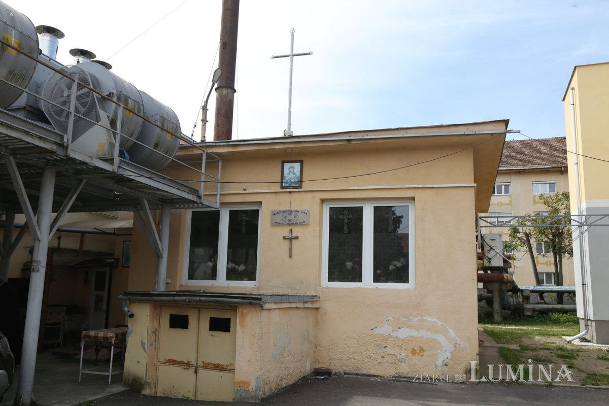 Pansamentul credinței și al rugăciunii la Spitalul Județean Deva 298569