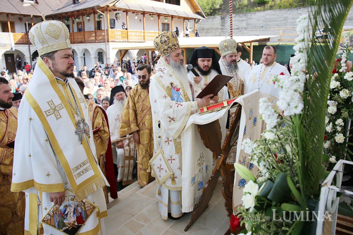 Casa Sfinților Iosif și Chiriac de la Bisericani a primit haină nouă luminoasă 298794