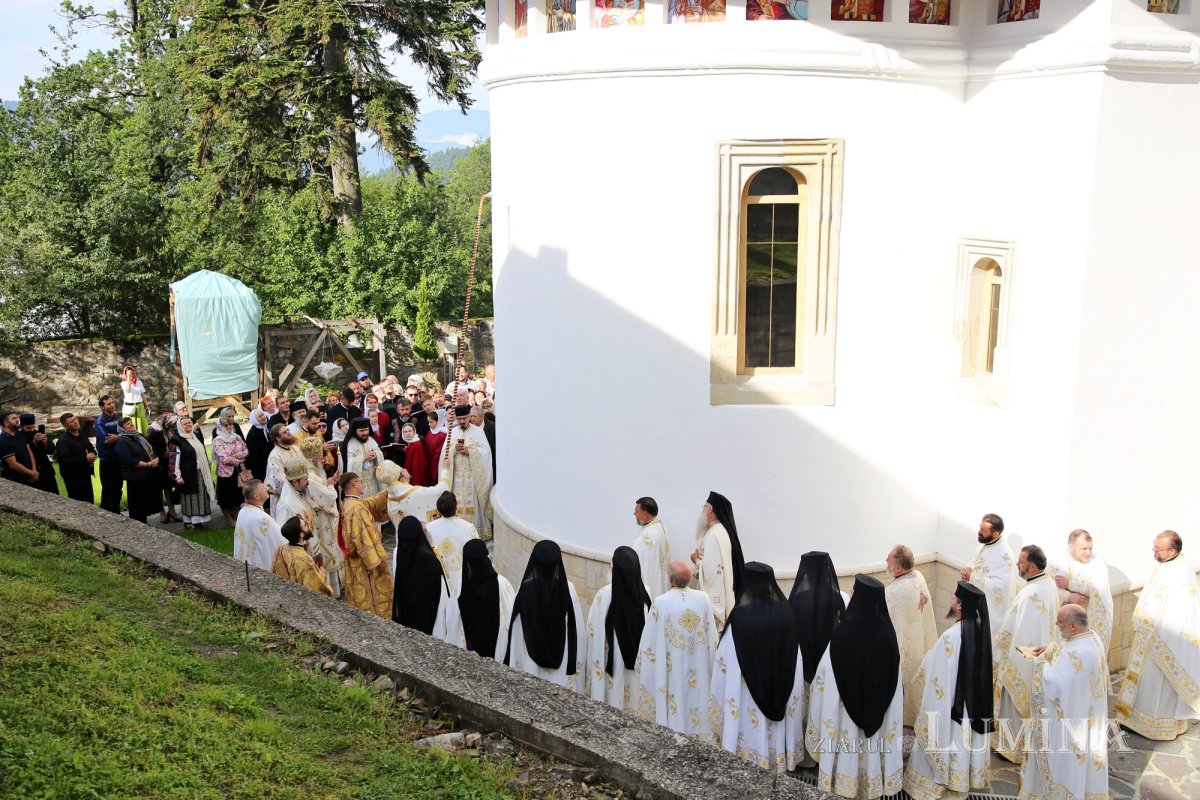 Casa Sfinților Iosif și Chiriac de la Bisericani a primit haină nouă luminoasă 298796