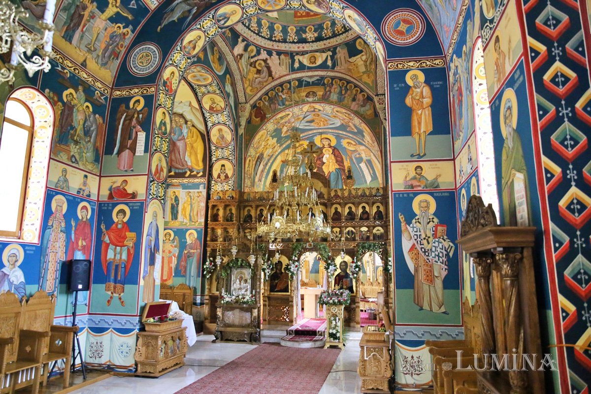 Casa Sfinților Iosif și Chiriac de la Bisericani a primit haină nouă luminoasă 298797